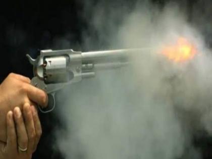 Retired soldier shoots brother in law over domestic dispute in Navali Panhala kolhapur | Kolhapur Crime: घरगुती वादातून सेवानिवृत्त सैनिकाकडून मेव्हण्यावर गोळीबार, नावलीत उडाली खळबळ Retired soldier shoots brother in law over domestic dispute in Navali Panhala kolhapur | Kolhapur Crime: घरगुती वादातून सेवानिवृत्त सैनिकाकडून मेव्हण्यावर गोळीबार, नावलीत उडाली खळबळ