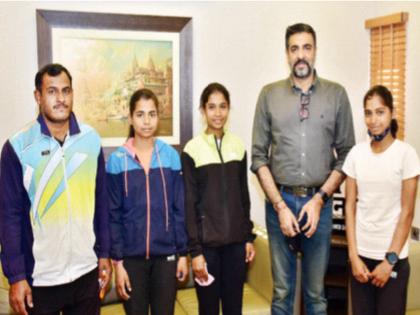 Phirodias took guardianship of the girls who ran for their father's treatment | वडिलांच्या उपचारासाठी धावणाऱ्या मुलींचे फिरोदियांनी घेतले पालकत्व