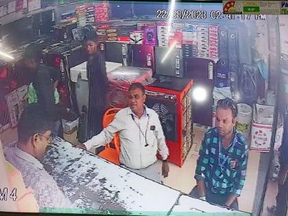 In the name of 'GST', fake officials cheated traders in nagpur district | ‘जीएसटी’च्या नावावर तोतया अधिकाऱ्यांनी व्यापाऱ्यांना गंडविले!