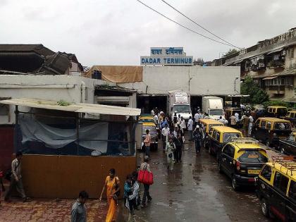 Prepaid taxi stand outside train station closed | रेल्वे स्थानकाबाहेरील प्रीपेड टॅक्सी स्टॅण्ड बंद