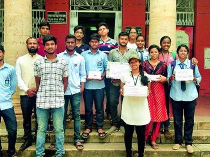 Funds collected by students for flood affected | पुरपीडितांसाठी विद्यार्थ्यांनी जमा केला निधी