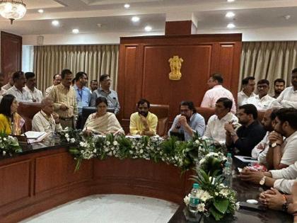 State Government's Make in Maharashtra Natural Flowers Policy, Information from Minister Pankaja Munde | राज्य शासनाचे ‘मेक इन महाराष्ट्र नॅचरल फ्लॉवर्स’ धोरण, मंत्री पंकजा मुंडे यांची माहिती State Government's Make in Maharashtra Natural Flowers Policy, Information from Minister Pankaja Munde | राज्य शासनाचे ‘मेक इन महाराष्ट्र नॅचरल फ्लॉवर्स’ धोरण, मंत्री पंकजा मुंडे यांची माहिती