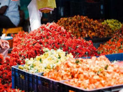 fragrance' of income growth has increased in the flower pune market | Pune | यंदा फुल बाजारात उत्पन्नवाढीचा 'सुगंध' वाढला