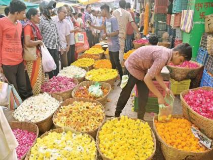 Dadar flower market turnover of Rs 30 crores! 80 thousand kg of flowers sold in two days | दादरच्या फूल बाजारात ३० कोटींची उलाढाल! ८० हजार किलो फुलांची दोन दिवसांमध्ये विक्री