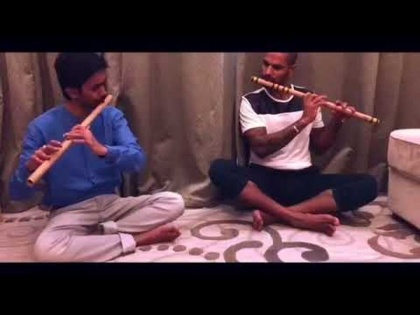 ... and when Shikhar Dhawan's flute is tempting | ... अन् शिखर धवनच्या बासरीचे सूर मोहात पाडतात तेव्हा