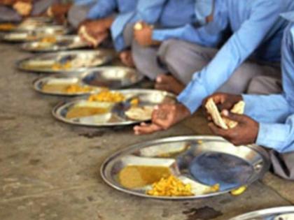 In the mid-day meal scheme of the state government, due to the approval of the lists received from the contractor, expenditure has gone into crores | लाभार्थी वाढीचा फंडा, २५० कामगारांच्या अटीला ‘फाटा’, खर्च कोट्यवधींच्या घरात