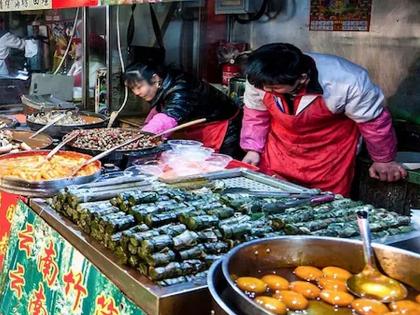 Shocking! As more customers come to Shazer's stall, the poison mixed with the food there, then... | धक्कादायक! शेजरच्या स्टॉलवर जास्त ग्राहक येतात म्हणून, तिथल्या खाण्यात मिसळलं विष, त्यानंतर...