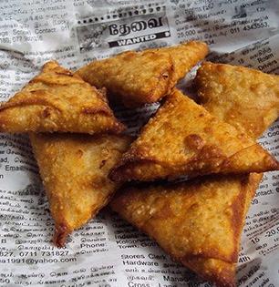 तळलेले पदार्थ गरम गरम लगेच न्यूजपेपरवर ठेवता? ‘असे’ करणे चांगले की होऊ शकते आरोग्याचे नुकसान..