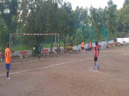 Buldhana's double bang in regional school football tournament Union of Urdu High School and Rajmata Jijau Military School at State level | विभागीय शालेय फुटबॉल स्पर्धेत बुलढाण्याचा डबल धमाका; उर्दू हायस्कूल आणि राजमाता जिजाऊ सैनिकी शाळेचा संघ राज्यस्तरावर