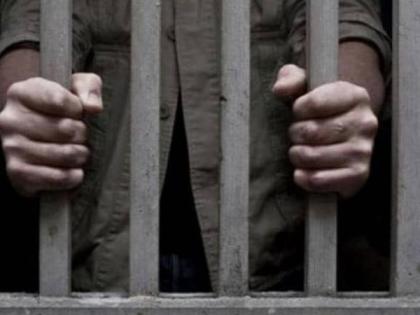 Accused of molesting a minor girl sentenced to four years in prison | अल्पवयीन मुलीचा विनयभंग करणाऱ्या आरोपीला चार वर्षांचा कारावास