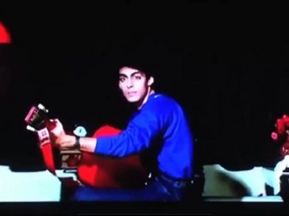 salman khan 30 year old video of screen test for maine pyar kiya going viral | का व्हायरल होतोय सलमान खानचा हा 30 वर्षे जुना व्हिडीओ?