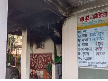 actor Sadashiv Amarapurkar's Nagar apartment caught fire in Ahmednagar | सिने अभिनेते सदाशिव अमरापूरकर यांच्या नगर अपार्टमेंटला आग