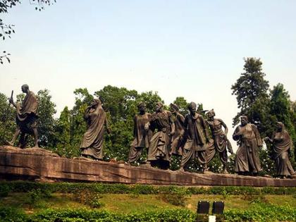 Waiting for the freedom fighter's memorial | स्वातंत्र्य सैनिकांच्या स्मारकाची प्रतीक्षा