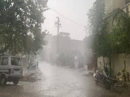 Thunderstorm with lightning in Amravati | अमरावतीत विजांच्या कडाकडाटासह गारपीट 