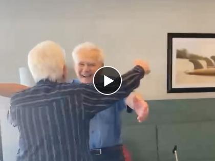 army friends met after 75 years of world war 2 got emotional video goes viral | Video - ही दोस्ती तुटायची नाय! दुसऱ्या महायुद्धात वेगळ्या झालेल्या मित्रांची 75 वर्षांनी झाली भेट