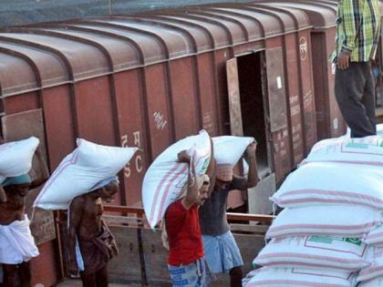 8500 metric tons furtilizers reach in Akola | अकोल्यात ८,५०० मेट्रीक टन खत पोहोचले!