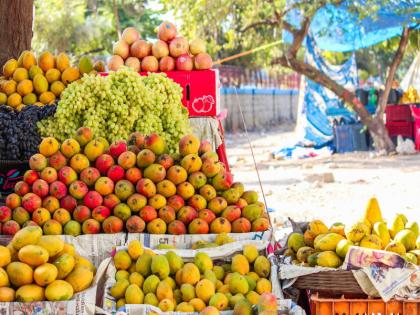 Quality fruits abroad for good price and the rest in our plate | दर्जेदार फळे चांगली किंमत मिळण्यासाठी परदेशात अन् उरलेली आमच्या ताटात