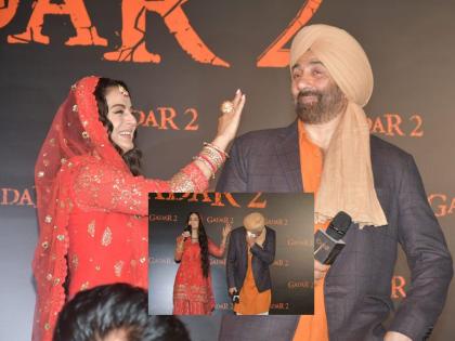 gadar 2 Tara Singh had tears in his eyes, Sakina gave support Sunny Deol's emotional video goes viral | 'तारा सिंग'च्या डोळ्यात तरळले अश्रू, 'सकीना'नं असा दिला सहारा; सनी देओलचा Emotional व्हिडिओ व्हायरल