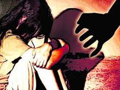 indecency with an eight-year-old girl A case has been registered against both of them along with their cousin | आठ वर्षाच्या मुलीशी अश्लील वर्तन; चुलत्यासह दोघांविरुद्ध गुन्हा दाखल