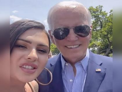 transgender rose montoya remove cloth after meeting Joe Biden in white house video viral | ज्यो बायडेन यांना भेटल्यानंतर टॉपलेस झाली 'ती'; बघा मग काय घडलं?