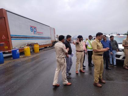 To break the traffic jam on the highway, the Superintendent of Police was on the road, finding the causes of the jam and taking measures | महामार्गावरील वाहतूक कोंडी फोडण्यासाठी पोलीस अधीक्षक रस्त्यावर, कोंडीची कारणे शोधून केल्या उपाययोजना