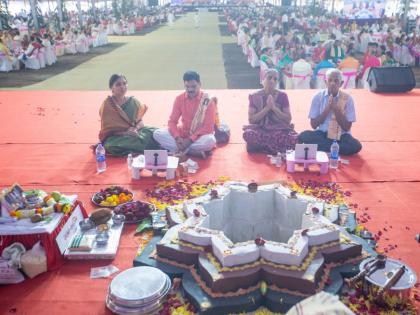 BAPS Vishwashanti Mahayagya for the welfare of the world; Idols attain divinity through prayer and chanting says Mahant Swami Maharaj | बीएपीएसचा जगाच्या कल्याणासाठी विश्वशांती महायज्ञ; प्रार्थना व मंत्रोच्चाराने मूर्तींना देवत्व प्राप्त - महंत स्वामी महाराज