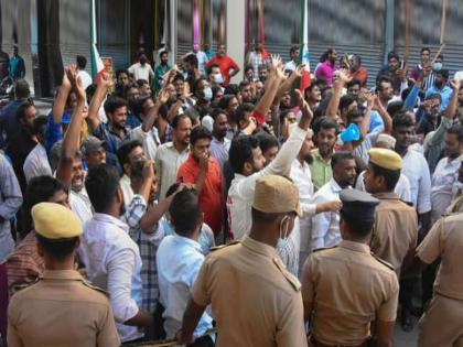 Big crackdown on PFI once again raids on 200 locations in 7 states more than 170 people in custody | PFI वर पुन्हा एकदा मोठी कारवाई; 7 राज्यांतील 200 ठिकाणांवर छापे, 170 जण ताब्यात