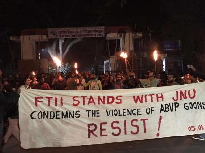 Movement in FTII to protest the attack on JNU | जेएनयूवरील हल्ल्याच्या निषेधार्थ एफटीआयआयमध्ये आंदोलन