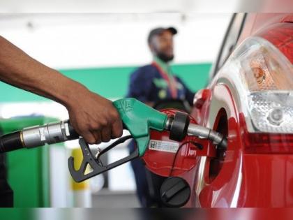 ST saves Rs 6 lakh per day due to purchase of diesel at retail price | किरकोळ दरात डिझेल खरेदी केल्यामुळे एस.टी.ची दिवसाकाठी सहा लाखांची बचत