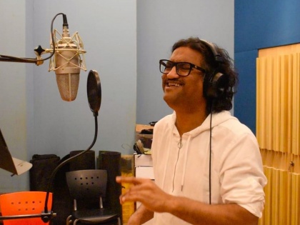 Ajay Gogavale's melodious touch to the song 'Gulhar' | 'गुल्हर'च्या गाण्याला अजय गोगावलेंच्या आवाजाचा सुमधूर स्पर्श