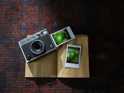 Fujifilm instax mini evo camera launch price sale features specifications  | Digital Camera: लै भारी! Fujifilm ने आणला झटपट फोटो प्रिंट करणारा हायटेक डिजिटल कॅमेरा 