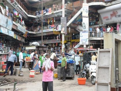 There is no obstacle in taking control of Jalgaon market shop | जळगावातील गाळे ताब्यात घेण्यास आडकाठी नाही