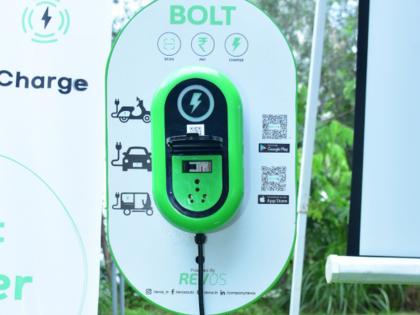 Revos launches Bolt charging system; any body can earn money with EV Charging Point | EV Charging Station: फक्त 1 रुपयात लावा हा EV Charging Point; रोज 'धनलक्ष्मी'चा वर्षाव होईल...