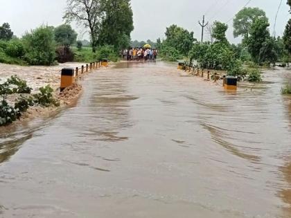 Flood situation again in Yavatmal; 23 mandals in five taluks hit by heavy rains | यवतमाळात पुन्हा पूरस्थिती; पाच तालुक्यांतील २३ मंडळांना अतिवृष्टीचा दणका