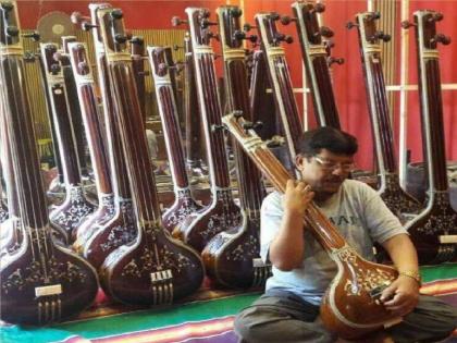 In the G-20 international conference to be held in Mumbai, an exhibition of stringed instruments will also be held | 'जी-२०'त मिरजेतील तंतुवाद्यांची तार झंकारणार, तंतुवाद्य निर्मात्यांना राज्याच्या उद्योग विभागाचे निमंत्रण