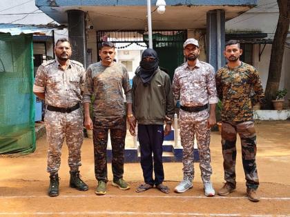 Landmine planting Mattami arrested, shackled in Bhamragarh's Arewada forest | भूसुरुंग पेरणाऱ्या मट्टामीच्या पोलिसांनी आवळल्या मुसक्या, भामरागडच्या आरेवाडा जंगलात ठोकल्या बेड्या