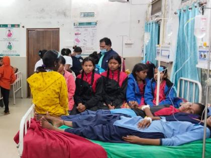 106 students of Government Ashram School poisoned; Incidents in Dhanora Taluk | शासकीय आश्रमशाळेतील १०६ विद्यार्थ्यांना विषबाधा; धानोरा तालुक्यातील घटना