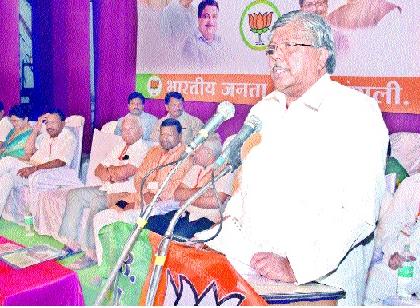  Leaders led by Gadgil: What is Kaka, Khaden? Election of the municipal corporation: Chandrakant Patil's announcement sparks debate in BJP; | गाडगीळांकडे नेतृत्व : काका, खाडेंचे काय? महापालिका निवडणूक : चंद्रकांत पाटील यांच्या घोषणेने भाजपमध्ये चर्चेला उधाण;