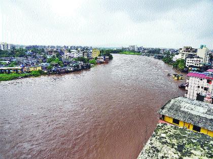  Rainfall in Panvel! Residents of the Gadhi river area enter into the water | पनवेलमध्ये पावसाचा हाहाकार!; गाढी नदी परिसरातील रहिवासी वस्तीत शिरले पाणी