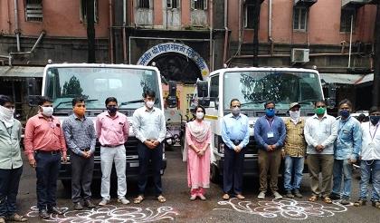 CADF presents two suction vehicles worth Rs 45 lakh to NMC | सीआडीएफतर्फे महापालिकेस ४५ लाखांच्या दोन सक्शन गाड्या भेट