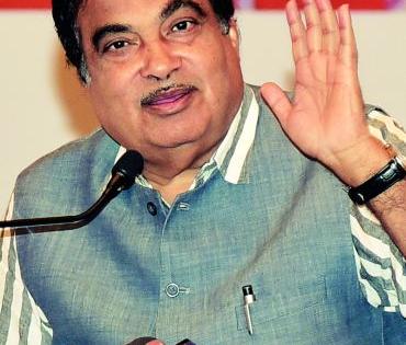 Gadkari adopted four more villages | गडकरींनी घेतली आणखी चार गावे दत्तक