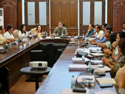 'अंतिम यादीपूर्वी केंद्रांची पाहणी करा'; आयुक्तांचे प्रशासनाला कडक निर्देश, गैरप्रकार करणाऱ्यांवर होणार कठोर कारवाई! - Marathi News | 'Inspect the centers before the final list'; Commissioner issues strict instructions to the administration, strict action will be taken against those who commit misconduct! | Latest News at Lokmat.com