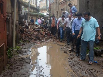 Inspection of Godakatha by Municipal Commissioner Gamme; Command of the war | मनपा आयुक्त गमे यांच्याकडून गोदाकाठाची पाहणी; युध्दपातळीवर मदतकार्याचे आदेश