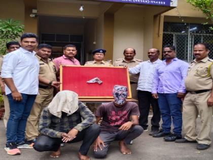 Two arrested for possessing illegal pistols in karad satara district | Crime News Satara: बेकायदा पिस्तूल बाळगणाऱ्या दोघांना अटक