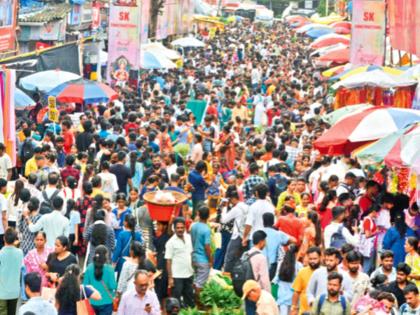 Shopping excitement surges on 'Super Sunday', as it is the last Sunday before Ganesh Chaturthi, devotees do the needful | ‘सुपरसंडे’ला सळसळला खरेदीचा उत्साह, गणेश चतुर्थीआधी भाविकांनी साधला खरेदीचा मुहूर्त Shopping excitement surges on 'Super Sunday', as it is the last Sunday before Ganesh Chaturthi, devotees do the needful | ‘सुपरसंडे’ला सळसळला खरेदीचा उत्साह, गणेश चतुर्थीआधी भाविकांनी साधला खरेदीचा मुहूर्त