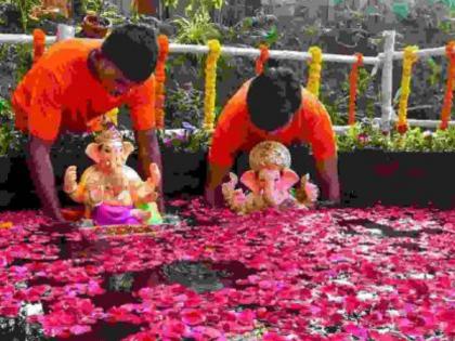 ganesh mahotsav 2024 immersion of 93 thousand ganesha idols in artificial ponds in mumbai citizens response to the bmc appeal stop pollution | मुंबईत ९३ हजार गणेशमूर्तींचे कृत्रिम तलावांमध्ये विसर्जन; नागरिकांचा उत्तम प्रतिसाद