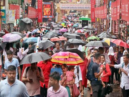 Pune Rain| The water swirled on the enthusiasm of the devotees due to heavy rain; Traffic congestion due to waterlogging | Pune Rain| जोरदार पावसाने भाविकांच्या उत्साहावर फिरले पाणी; पाणी साचल्याने वाहतूक कोंडी