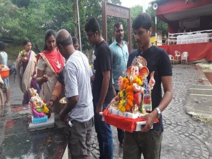 peoples will take today for Bappa's darshan | बाप्पाच्या दर्शनासाठी आज लोटणार महासागर