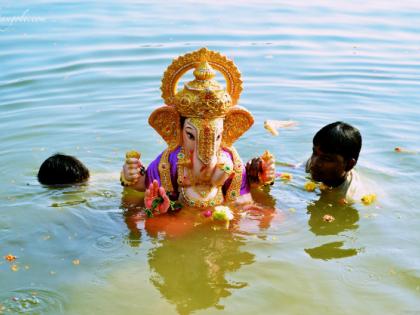 4 persons drowned while drowning | विसर्जनावेळी ६ जणांचा बुडून मृत्यू 4 persons drowned while drowning | विसर्जनावेळी ६ जणांचा बुडून मृत्यू
