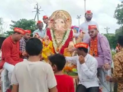 Ganeshotsav 2022 Immersion of the king of Nagpur | Ganeshotsav 2022 : गणपती बाप्पा मोरया, पुढच्या वर्षी लवकर या... नागपूरच्या राजाचं धुमधडाक्यात विसर्जन